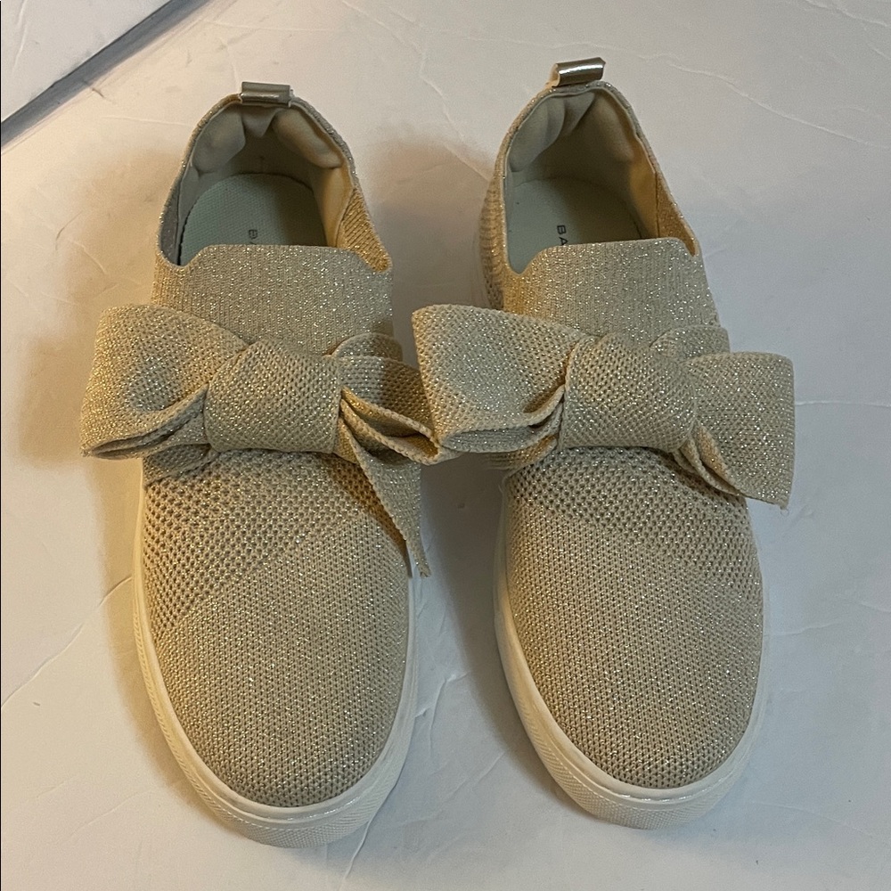Bandolino Tan Mesh Bow Sneakers size 7
